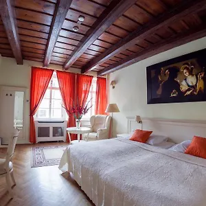 Tyn Yard Otel
